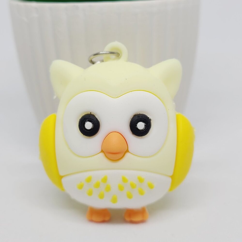 Cute Little Yellow Tone NWOT Owl Keychain Ladies/Girls Gifts Keys‎ Home School